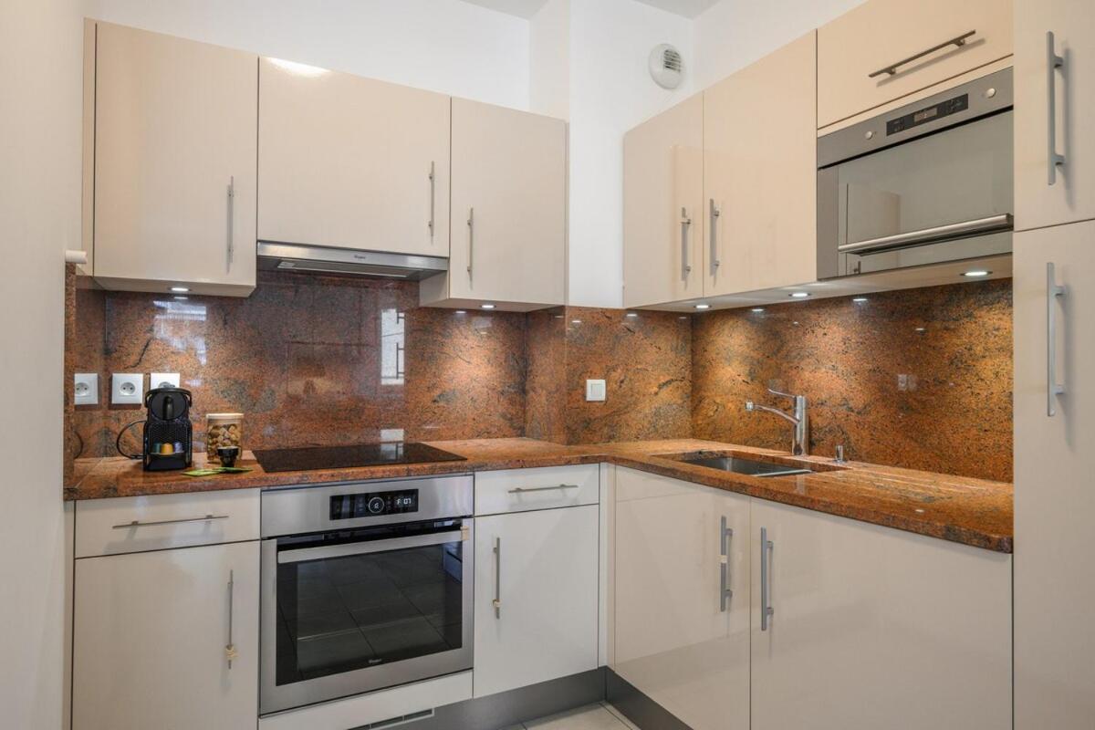 Le Coq Wagner - Garage - Swimming Pool Apartment Ментона Екстериор снимка